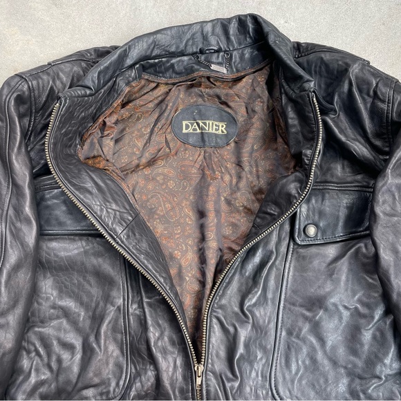 Danier Vintage Leather Jacket - size XL - Picture 3 of 6